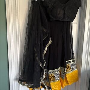 Lehenga Choli Dupetta new size small